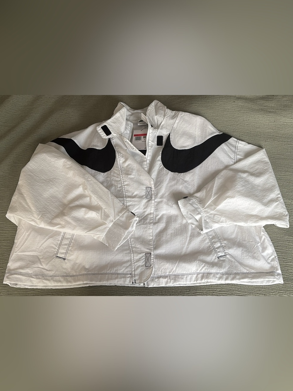 🔥NWT🔥 Nike Women's Swoosh Repel Oversized Windbreaker Jacket DR6132-100 Size L